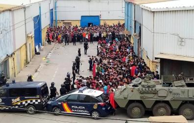 Más de 5.000 inmigrantes entran a nado en Ceuta ante la pasividad de Marruecos