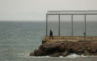 La frontera del Tarajal vuelve a amanecer tranquila y sin entradas