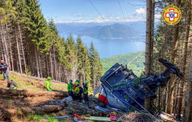Al menos ocho muertos y dos niños en estado crítico al desplomarse un teleférico