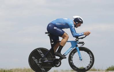 Imanol Erviti: “Movistar tiene que correr con cabeza en el Tour, gastar la bala en el momento”