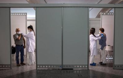 Sanidad notifica 4.388 casos y 30 muertes, con la incidencia estabilizada en 120