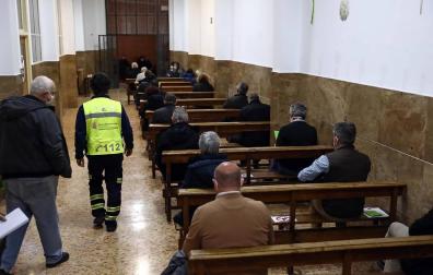 Este sábado, 10 de abril, se ha abierto como centro de vacunación contra el Covid-19 el antiguo Colegio de Maristas, en Pamplona. Se trata de un espacio muy amplio con una importante capacidad para la administración de vacunas. Esta instalación se une a las ya utilizadas con este fin en la comarca de Pamplona, el polideportivo de la UPNA y Forem,