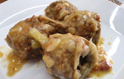 Imagen de las alcachofas rebozadas en salsa