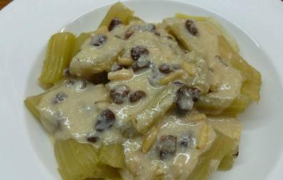 Imagen del cardo con piñones y pasas