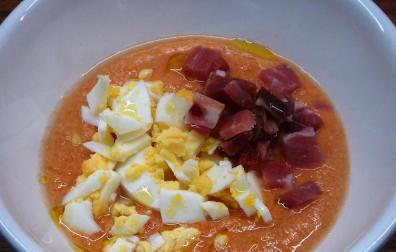Salmorejo con gambones en thermomix