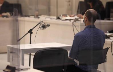 El etarra David Urdín queda en libertad tras aceptar dos años de cárcel