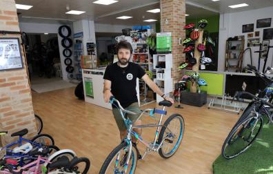 Tres negocios unidos por la bici en Pamplona