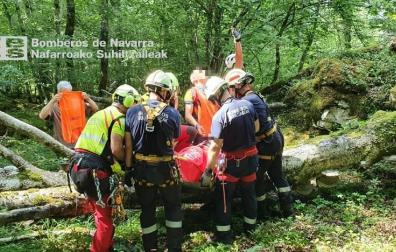 Herido al caer a una sima de 8 metros en una prueba de orientación en Larraun