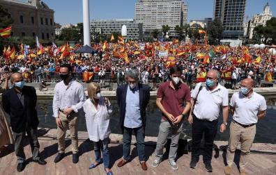 Rosa Díez: "¿Dónde se ha visto un Gobierno que premie a los enemigos declarados de su nación?"