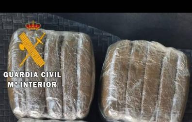 Tres detenidos en un control de carretera por un delito de tráfico de drogas