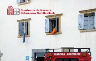 Los bomberos trasladaron al peregrino a Roncesvalles tras ser atendido en Burguete