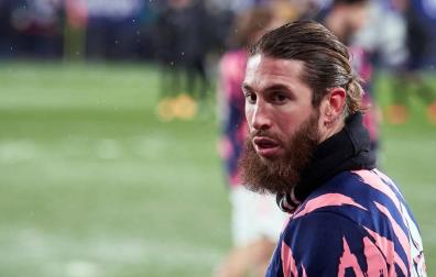 El central andaluz del Real Madrid, Sergio Ramos, anunció su adiós del conjunto blanco. El camero protagonizó varios episodios durante las visitas a Pamplona para enfrentarse a Osausna.