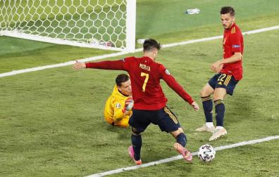 La falta de gol condena a España a dejar todo para el último partido