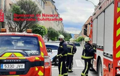Los bomberos, en el lugar del incendio en Zizur Mayor.