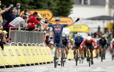 Merlier gana al esprint en la tercera etapa.
