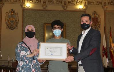 De izquierda a derecha: Hmaday Saliha, Raduan Hamdai y Alejandro Toquero