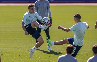 César Azpilicueta durante un entrenamiento con la selección española