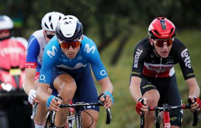 Un momento de la duodécima etapa del Tour de Francia 2021 con el navarro Imanol Erviti en el grupo de fugados