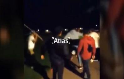 El joven continúa en estado grave tras recibir golpes en la cabeza por parte de un grupo durante un botellón