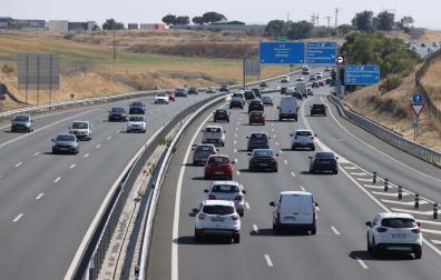 Retenciones de tráfico en la A-5 a la altura de Madrid por la operación salida de vacaciones