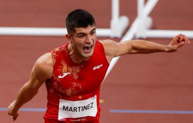 El español Asier Martínez, en las rondas preliminares de 110m valla masculino.