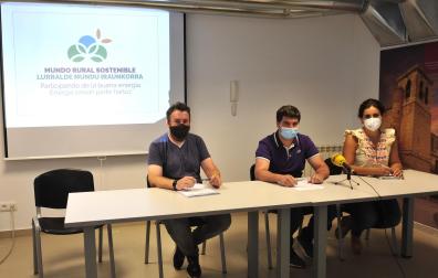 Desde la izda., David Labeaga, de Teder; Sergio Echarte, de Zona Media, y Nahikari Uriarte, de Cederna