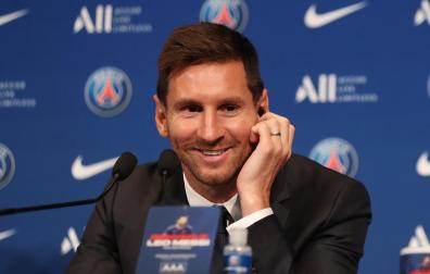 Leo Messi en la rueda de prensa tras firmar por el París Saint-Germain