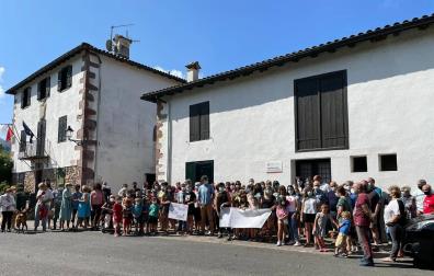 Concentración de vecinos de Urdax y Zugarramurdi de días atrás.