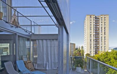 Una terraza en un edificio de Lacaton-Vassal en Chalon-sur-Saône / Prés-Saint-Jean.