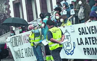 Imagen de la convocatoria celebrada días atrás en las inmediaciones del Centro de Salud de Elizondo