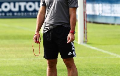 Gesto feliz de Jagoba Arrasate en un entrenamiento reciente en Tajonar