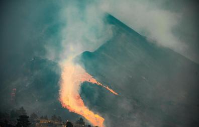 El flanco norte del volcán Cumbre Vieja que entró en erupción el pasado 19 de septiembre se ha derrumbado este sábado