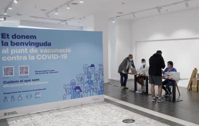 Punto de vacunación sin cita previa en el centro comercial de Glòries en Barcelona
