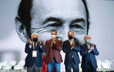 Felipe González, Pedro Sánchez, José Luis Rodríguez Zapatero y Joaquín Almunia, en el congreso del PSOE en Valencia