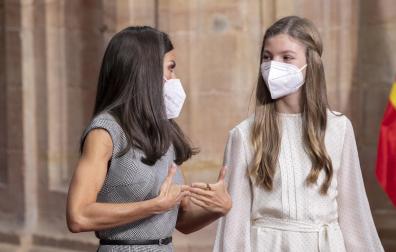 La familia real recibe a los ganadores de los Premios Princesa de Asturias 2021.