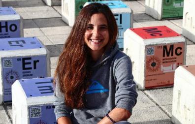 María Ordóñez Marina, junto al Planetario de Pamplona, días antes de viajar a Italia