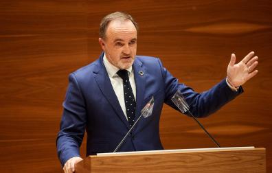 El portavoz de Na+, Javier Esparza, en el Parlamento foral