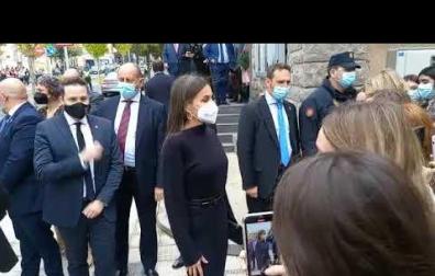 Salida de la Reina Letizia del Cine Moncayo de Tudela