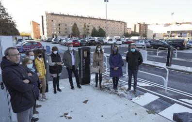 Integrantes de la comisión del Ayuntamiento de Pamplona durante la visita al aparcamiento
