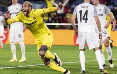 Capoue celebra el 1-0