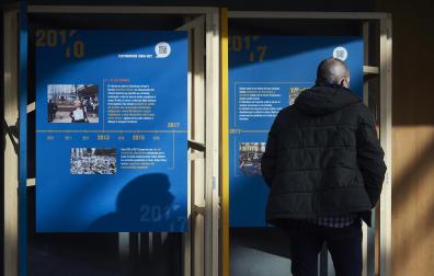 La exposición 'Vivir sin miedo, vivir con memoria', en el Parlamento de Navarra