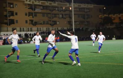 Los jugadores del San Agustín celebran uno de los goles marcado el miércoles