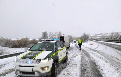 La Guardia Civil, en uno de los accidentes de este domingo