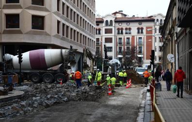 OBRAS EN LA CALLE CORTES DE NAVARRA.