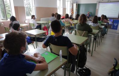Escolares en un aula, durante este curso. La vuelta a clase será en Navarra este lunes