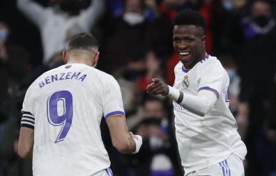 Benzemá y Vinicius, en un momento del partido