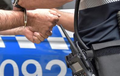 Un hombre, arrestado por la Policía Municipal