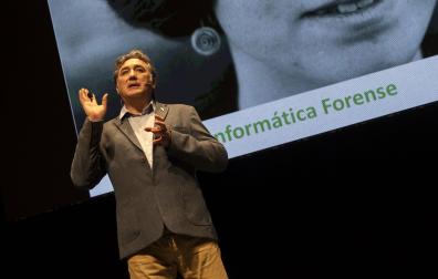 Bruno Pérez Juncà, informático forense, centró su discurso en el caso de Helena Jubany