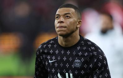 Kylian Mbappe, durante el calentamiento con el PSG