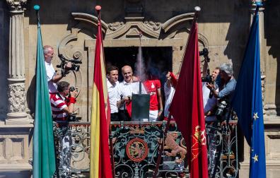 El chupinazo de 2019, lanzado por Jesús Garísoain, director de La Pamplona

Fecha: 06-07-2019

Lugar: Pamplona

Tema: Chupinazo